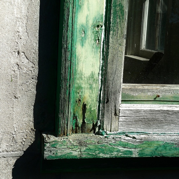 old window frame peeling paint